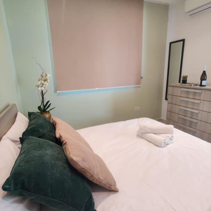 Cozy Penthouse In Central Malta Apartment Balzan Bagian luar foto