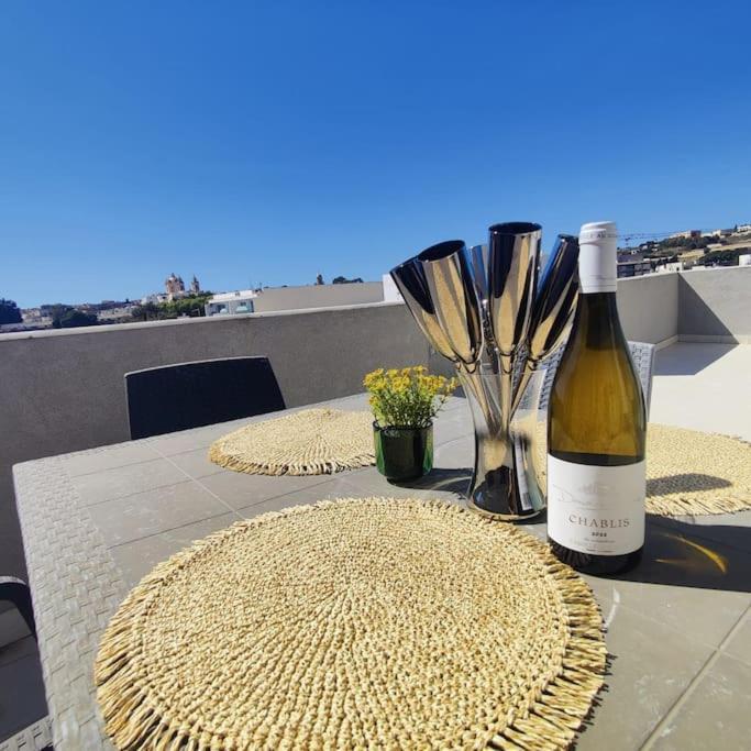 Cozy Penthouse In Central Malta Apartment Balzan Bagian luar foto